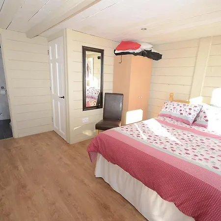 Guest house Templeview 4*