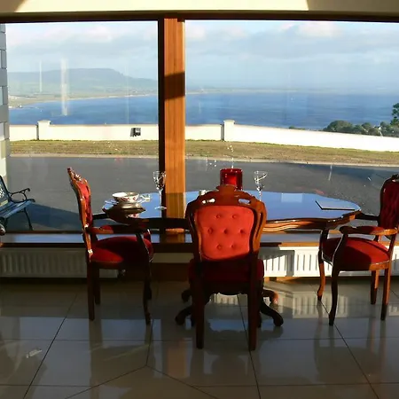Guest house Templeview 4*