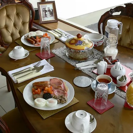 Templeview Pensión 4*