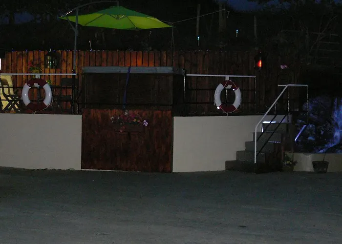 ゲストハウス Templeview グリーンキャッスル